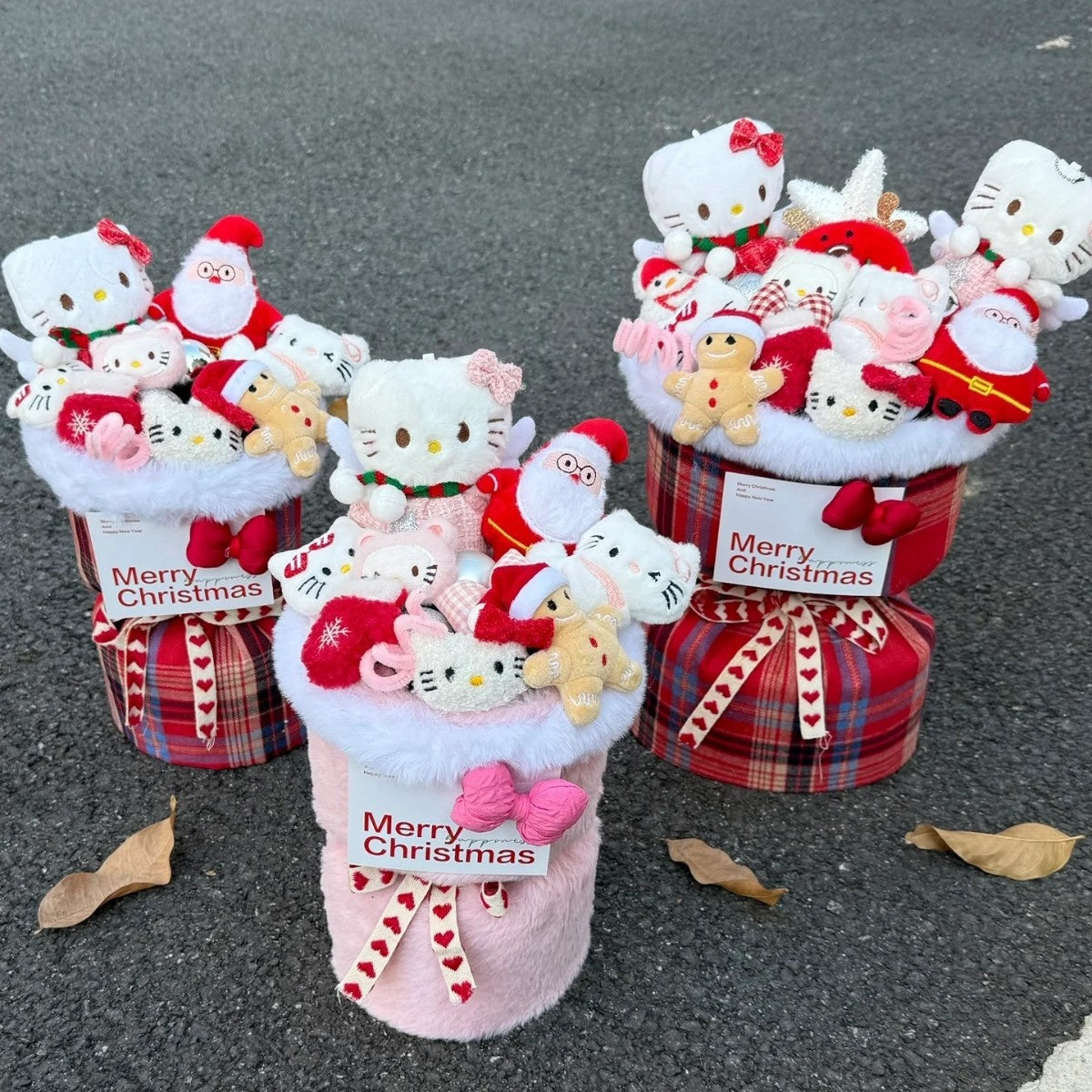 Christmas Valentine's Day Gift for Girlfriend or Best Friend Birthday Present Plush Toy Cartoon Doll Kitty Stuffed Animal Flower Bouquet Set