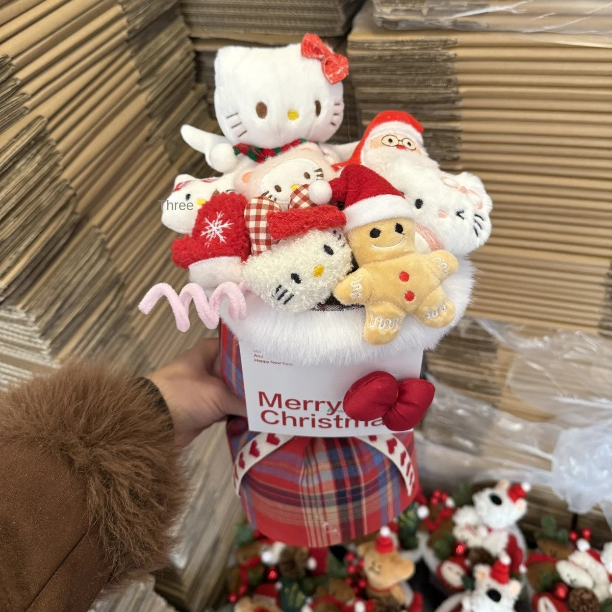 Christmas Valentine's Day Gift for Girlfriend or Best Friend Birthday Present Plush Toy Cartoon Doll Kitty Stuffed Animal Flower Bouquet Set